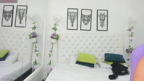 Snapshot of scarlet_stan22 chatting on 02/07/25, 11:12 Isa online show from 02/07/25, 11:12