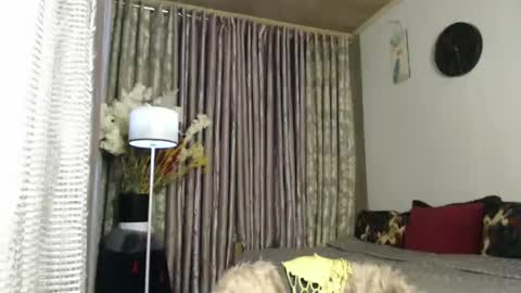 Snapshot of scarlet_ts69 chatting on 01/04/25, 09:54 scarlet online show from 01/04/25, 09:54