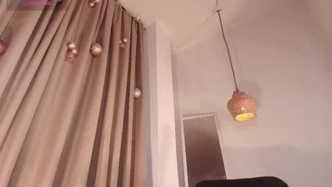 Snapshot of scarlet_veil chatting on 01/06/26, 06:44 scarlet_veil online show from 01/06/26, 06:44