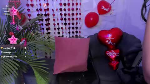 Snapshot of scarlet_villamizar chatting on 02/16/25, 06:21 SCARLET online show from 02/16/25, 06:21