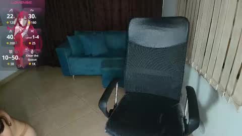 Snapshot of scarlet_villamizar chatting on 02/20/25, 04:07 SCARLET online show from 02/20/25, 04:07