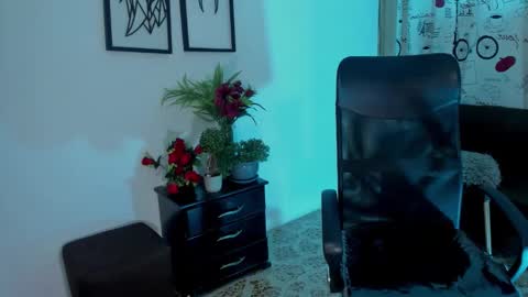 Snapshot of scarlet_villamizar chatting on 09/11/25, 04:01 SCARLET online show from 09/11/25, 04:01