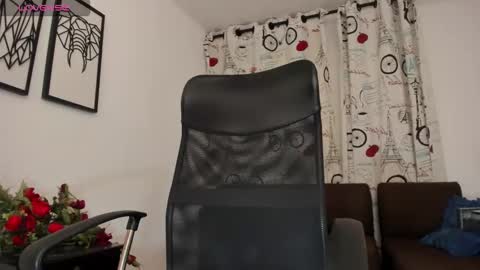 Snapshot of scarlet_villamizar chatting on 11/14/25, 02:21 SCARLET online show from 11/14/25, 02:21