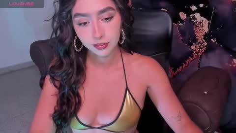 Snapshot of scarlet_villamizar chatting on 11/19/25, 03:39 SCARLET online show from 11/19/25, 03:39