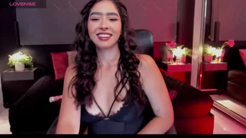 Snapshot of scarlet_villamizar chatting on 02/19/26, 04:30 SCARLET online show from 02/19/26, 04:30