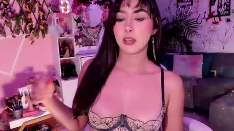 Snapshot of scarlet_villamizar chatting on 03/18/26, 04:15 SCARLET online show from 03/18/26, 04:15