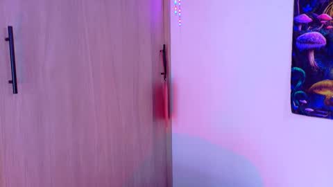 Snapshot of scarletblaze_ chatting on 10/27/25, 01:59 Scarlet online show from 10/27/25, 01:59