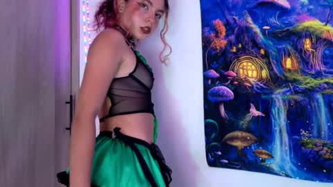 Snapshot of scarletblaze_ chatting on 11/12/25, 06:41 Scarlet online show from 11/12/25, 06:41