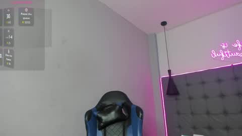 Snapshot of scarletcherry18 chatting on 04/17/26, 03:42 scarlet online show from 04/17/26, 03:42