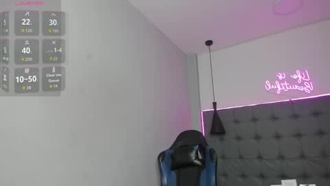 Snapshot of scarletcherry18 chatting on 04/20/26, 02:47 scarlet online show from 04/20/26, 02:47