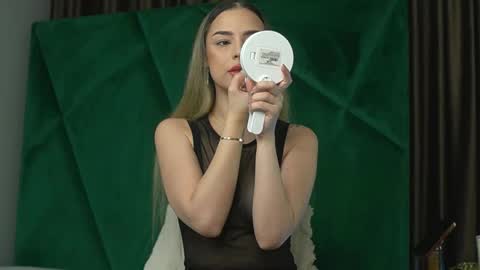 Scarlet online show from 11/18/25, 11:15