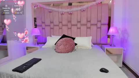 Snapshot of scarletgodd chatting on 12/14/25, 03:28 Scarlet online show from 12/14/25, 03:28