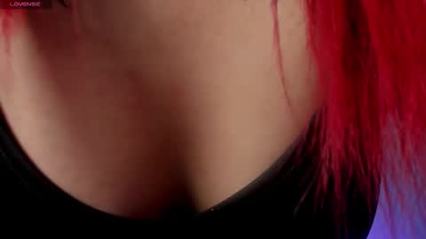 Scarlet  online show from 11/11/25, 10:21