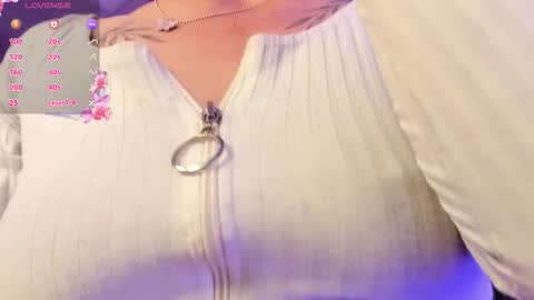 Scarlet  online show from 11/24/25, 10:42