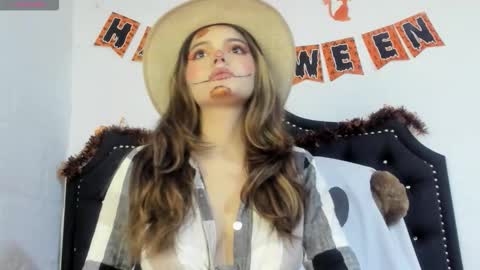 Snapshot of scarleth_owens1 chatting on 10/26/25, 09:04 online show from 10/26/25, 09:04