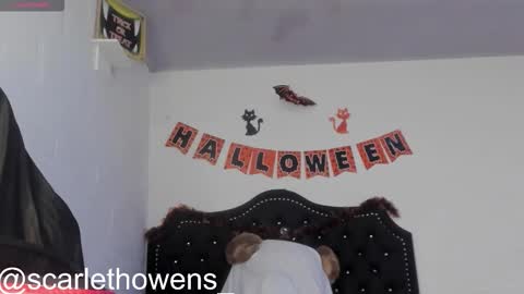 Snapshot of scarleth_owens1 chatting on 10/31/25, 02:01 online show from 10/31/25, 02:01