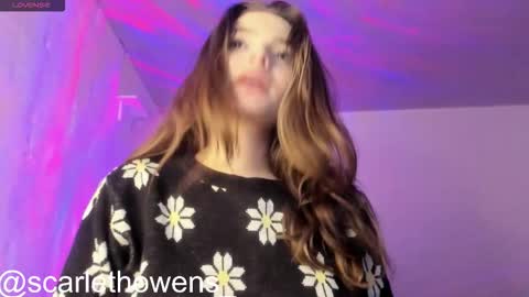 Snapshot of scarleth_owens1 chatting on 11/23/25, 06:57 online show from 11/23/25, 06:57