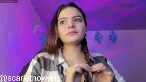 Snapshot of scarleth_owens1 chatting on 12/21/25, 07:37 online show from 12/21/25, 07:37