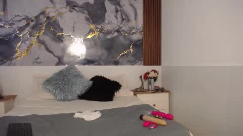 Scarleth online show from 11/20/25, 05:12