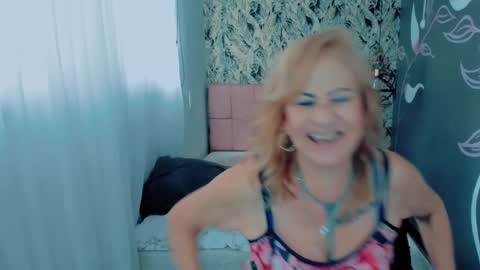 Snapshot of scarlethoot_ chatting on 01/10/25, 03:16 S C A R L E T online show from 01/10/25, 03:16