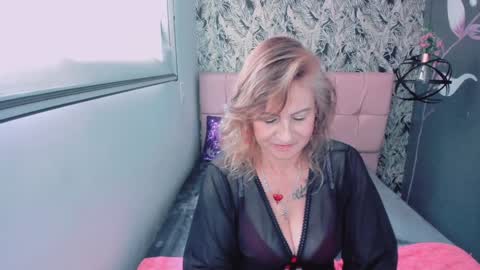 Snapshot of scarlethoot_ chatting on 01/14/25, 02:53 S C A R L E T online show from 01/14/25, 02:53