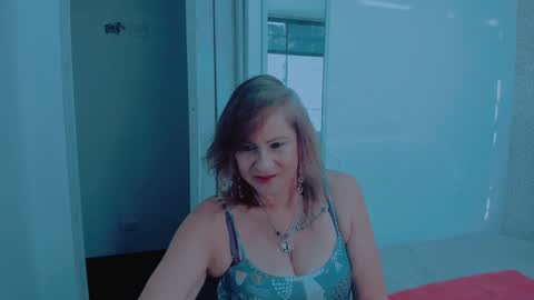 Snapshot of scarlethoot_ chatting on 01/17/25, 11:59 S C A R L E T online show from 01/17/25, 11:59