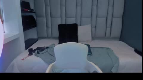Snapshot of scarlethoot_ chatting on 02/06/26, 07:39 S C A R L E T online show from 02/06/26, 07:39