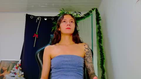 Snapshot of scarletjonesx chatting on 01/11/26, 11:59 Denis online show from 01/11/26, 11:59