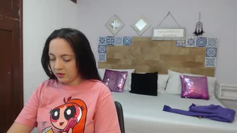 Snapshot of scarletlevis chatting on 10/02/25, 10:33 scarlet online show from 10/02/25, 10:33
