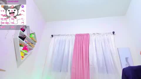 Snapshot of scarletliz chatting on 02/14/25, 12:25 Scarletliz online show from 02/14/25, 12:25