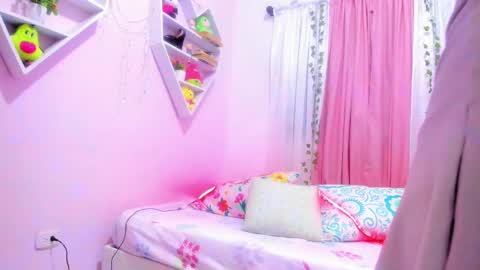 Snapshot of scarletliz chatting on 03/06/25, 12:09 Scarletliz online show from 03/06/25, 12:09