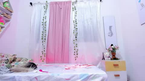 Snapshot of scarletliz chatting on 03/12/25, 12:04 Scarletliz online show from 03/12/25, 12:04