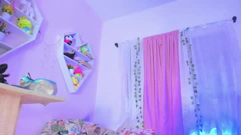 Snapshot of scarletliz chatting on 03/12/25, 04:35 Scarletliz online show from 03/12/25, 04:35