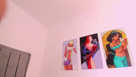 Snapshot of scarletliz chatting on 09/29/25, 12:54 Scarletliz online show from 09/29/25, 12:54