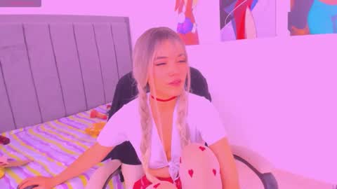 Snapshot of scarletliz chatting on 11/13/25, 02:27 Scarletliz online show from 11/13/25, 02:27