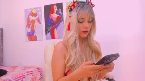 Snapshot of scarletliz chatting on 11/24/25, 08:30 Scarletliz online show from 11/24/25, 08:30