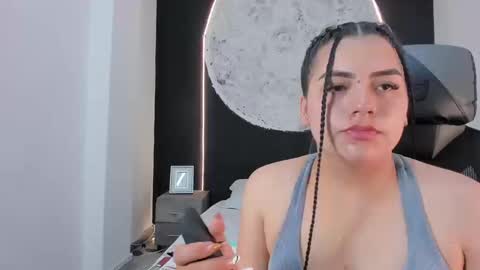 Snapshot of scarletmoon1_ chatting on 10/20/25, 08:31 Scarlet online show from 10/20/25, 08:31