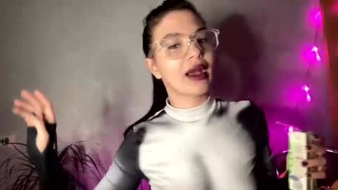 scarletpetal online show from 01/21/25, 10:19