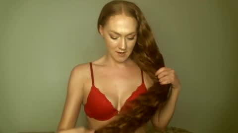 Snapshot of scarletsatine chatting on 12/28/24, 10:14 Scarlet Satine online show from 12/28/24, 10:14