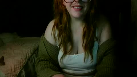 Snapshot of scarletsiren1996 chatting on 04/05/26, 02:31 BabyEmber online show from 04/05/26, 02:31