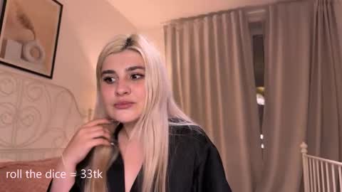 scarletsirens_ online show from 03/17/26, 08:34