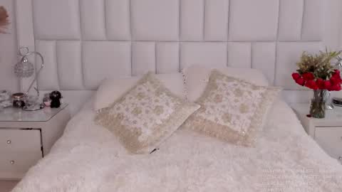 juli online show from 02/17/25, 08:04