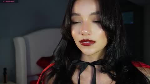 juli online show from 10/21/25, 10:32