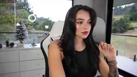 Snapshot of scarlett__baker11 chatting on 12/18/25, 09:32 juli online show from 12/18/25, 09:32