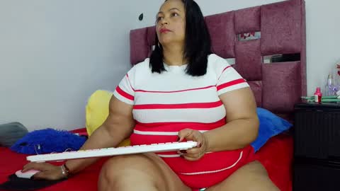 Snapshot of scarlett__jhonson chatting on 03/01/26, 12:12 Scarlett online show from 03/01/26, 12:12