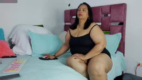 Snapshot of scarlett__jhonson chatting on 03/08/26, 10:02 Scarlett online show from 03/08/26, 10:02