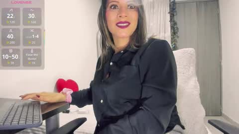 Scarlett online show from 12/16/25, 10:09