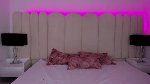 Snapshot of scarlett__noir chatting on 12/19/25, 07:10 scarlett__noir online show from 12/19/25, 07:10