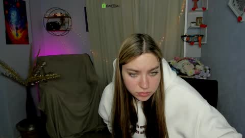 Snapshot of scarlett_badgirl chatting on 04/01/26, 01:41 Scarlett online show from 04/01/26, 01:41