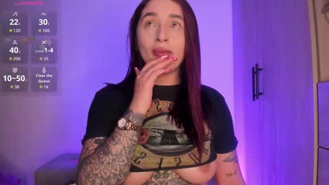 Snapshot of scarlett_collins_ chatting on 02/14/26, 05:48 SCARLETT COLLINS online show from 02/14/26, 05:48
